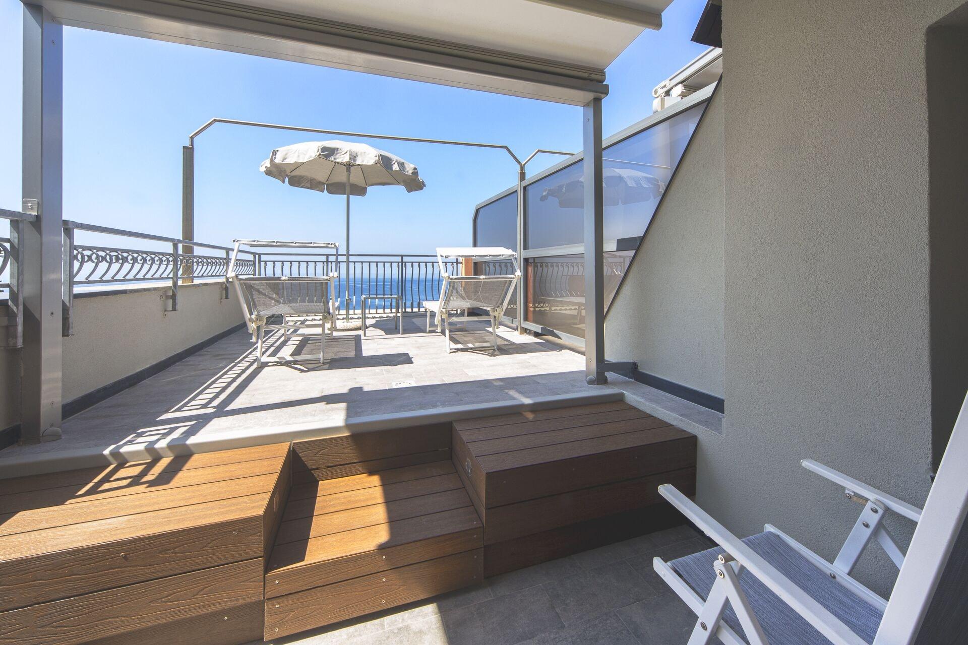 Hotel Porto Roca มอนเตรอสโซ อัล มาเร ภายนอก รูปภาพ