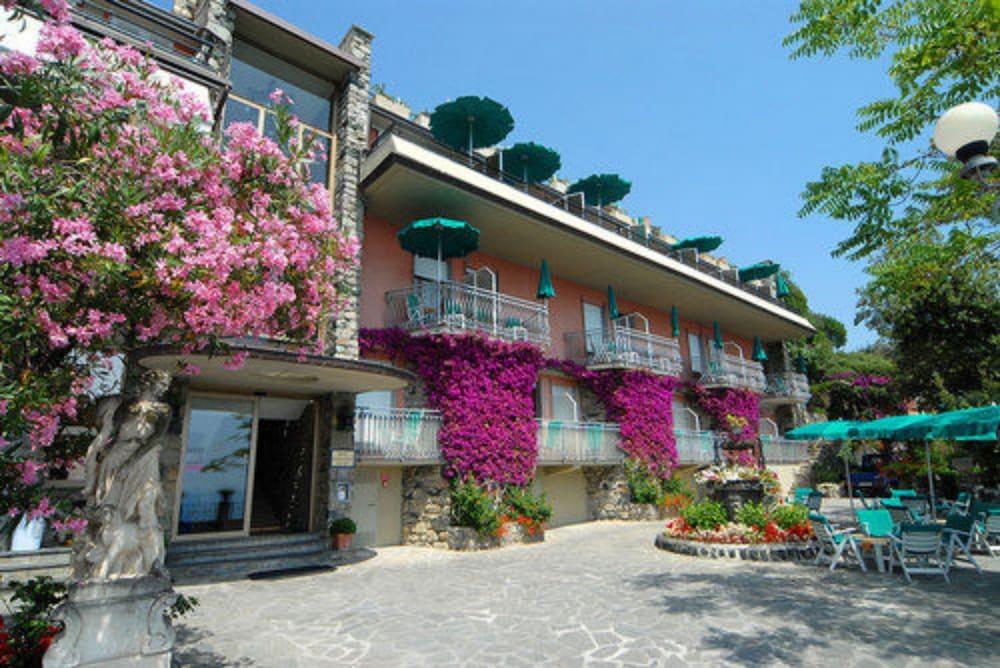 Hotel Porto Roca มอนเตรอสโซ อัล มาเร ภายนอก รูปภาพ