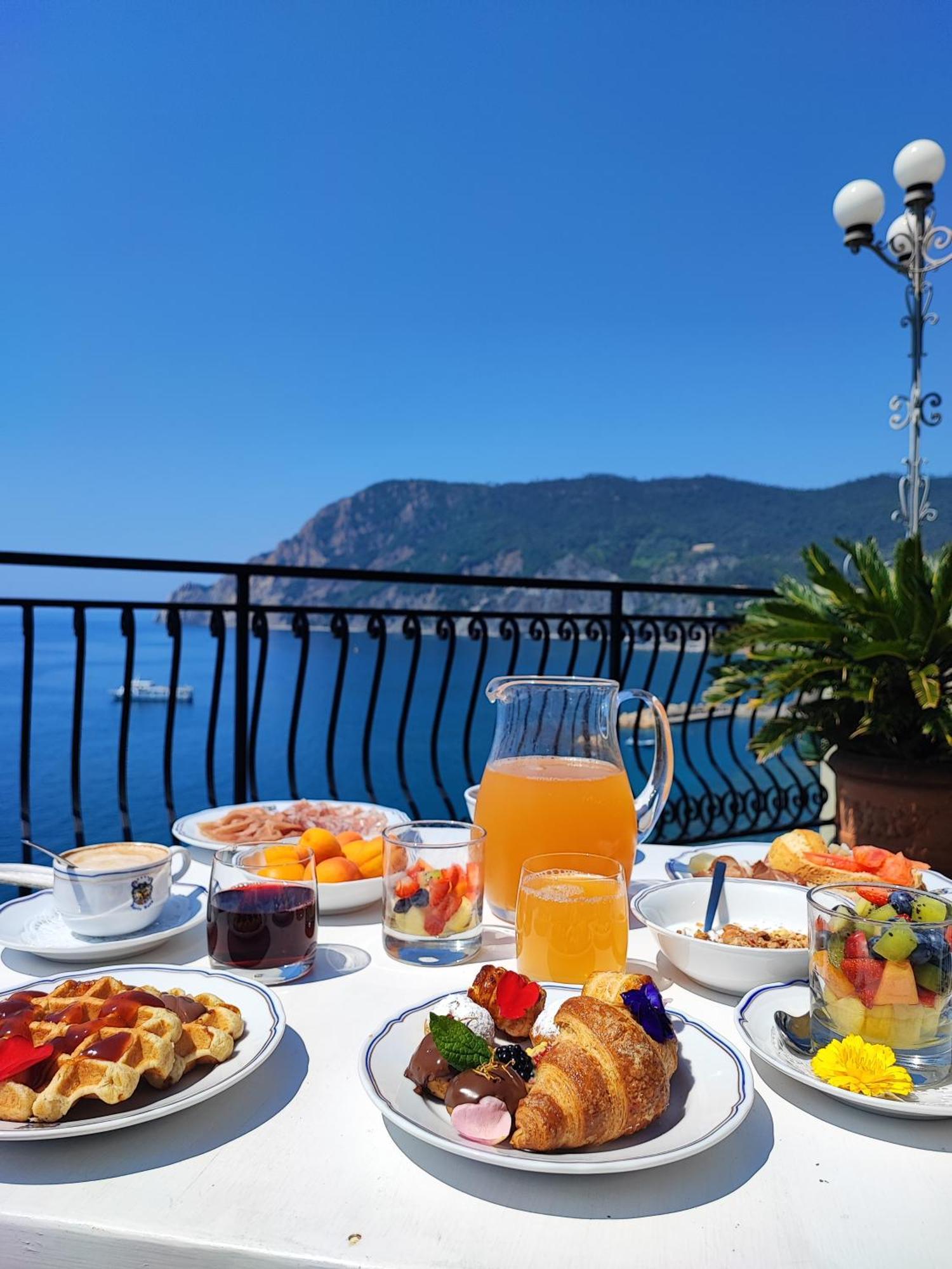 Hotel Porto Roca มอนเตรอสโซ อัล มาเร ภายนอก รูปภาพ