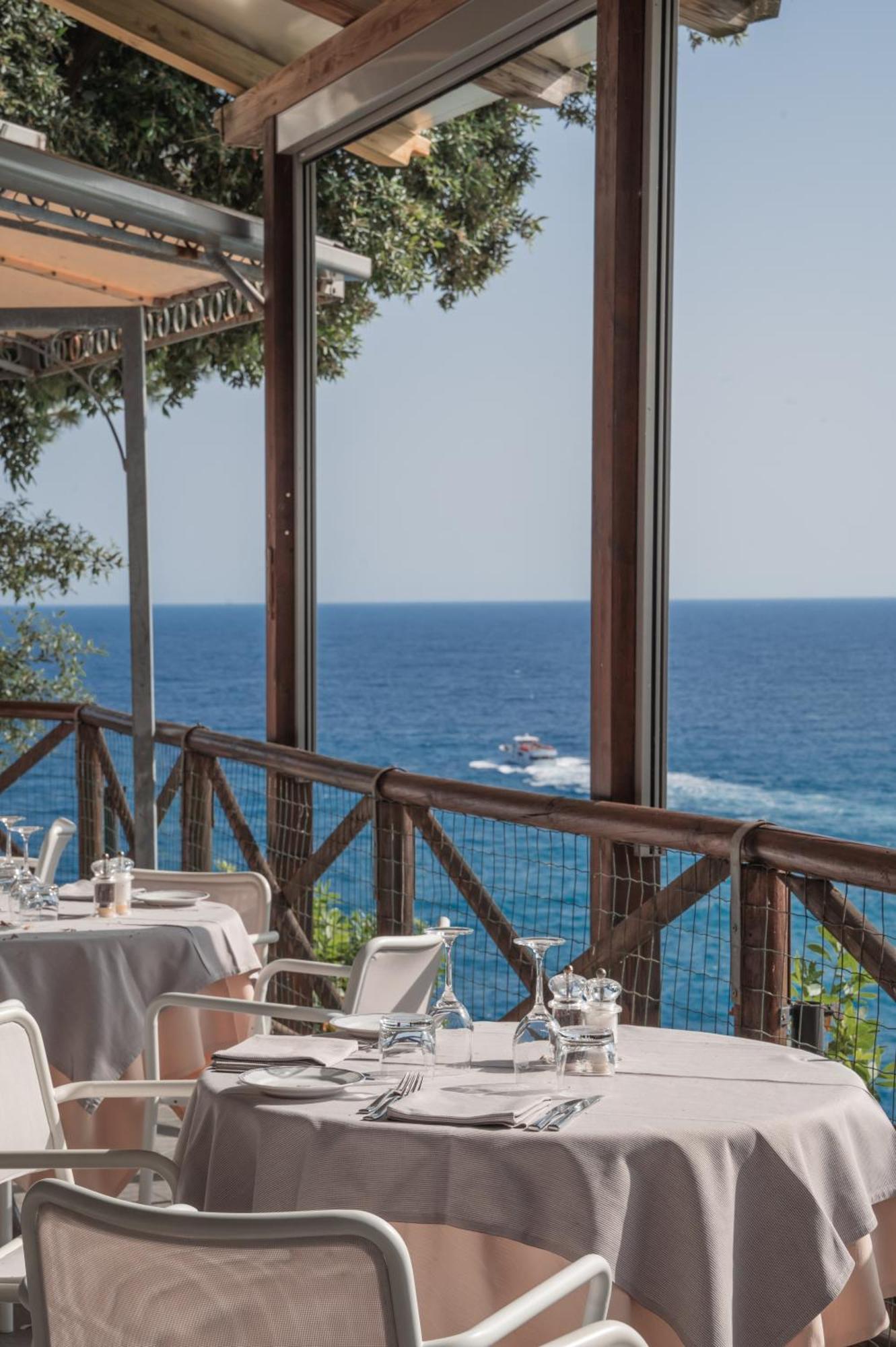 Hotel Porto Roca มอนเตรอสโซ อัล มาเร ภายนอก รูปภาพ